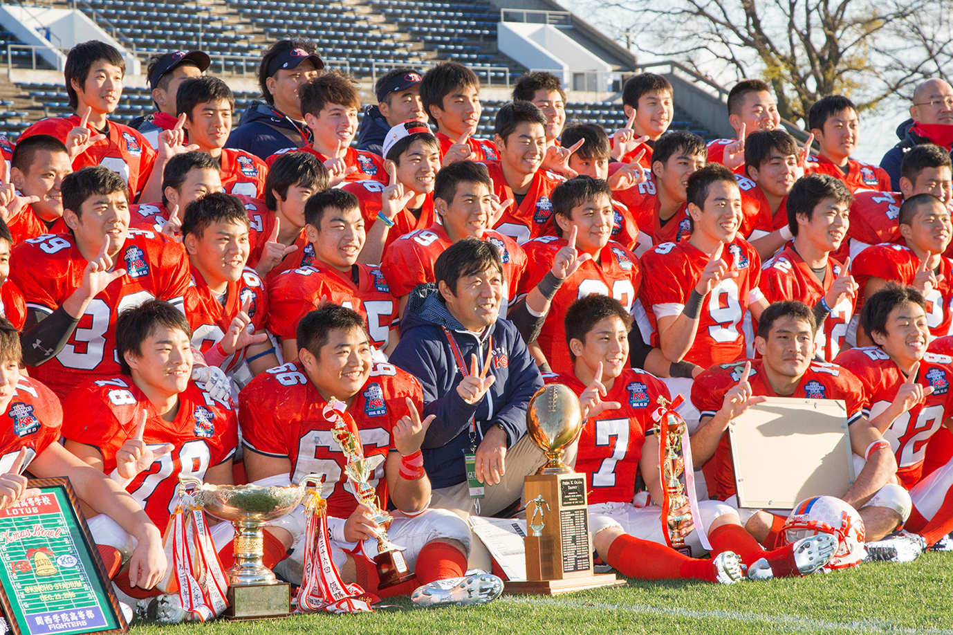 ひと〉日本一に導いた！ 佼成学園高アメリカンフットボール部 小林孝至