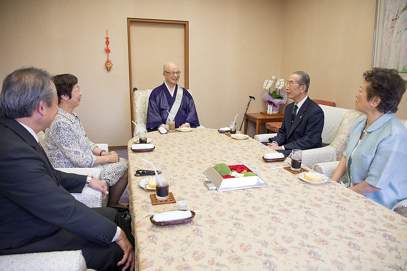 庭野会長が日蓮宗総本山・久遠寺を参拝 内野法主と懇談 - 佼成新聞デジタル