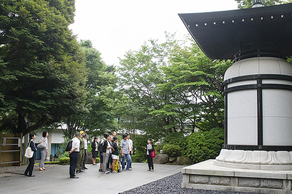 東大の藤原教授と学生が本会を訪問 施設を見学し交流 | 佼成新聞